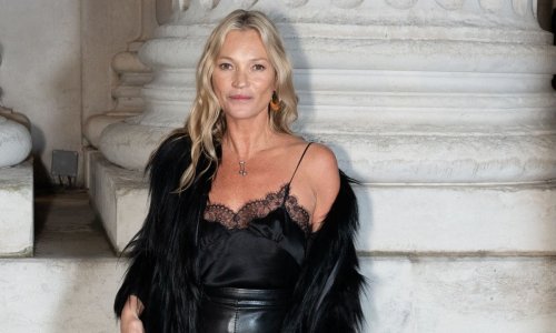 Kožna suknja s opasnim prorezom nikad nije izgledala ovako dobro, a jedan detalj 'smirio' je cijelu priču