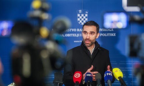 Sindikati javnih službi: Ponuda Vlade je neprihvatljiva, pregovori nisu završili