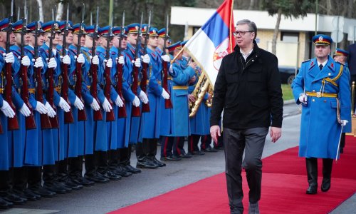 Vučić najavio: Srbija uvodi obvezni vojni rok
