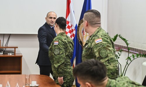 Anušić dodijelio pohvale vojnicima: 'Vi ste najbolje ogledalo Hrvatske vojske'