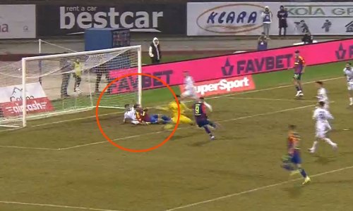 Pogledajte kako je Livaja spriječio gol Hajduka: Svi su vidjeli loptu u golu