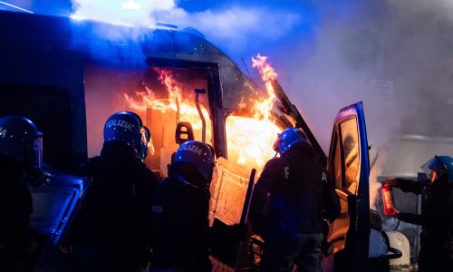Zatvaranje kulturnog centra: U neredima u Torinu ranjeno više od 100 policajaca