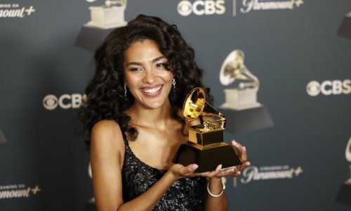 Olivia Dean osvojila Grammy pa progovorila o Trumpu, baki i djedu: Evo zašto o njoj baš svi govore