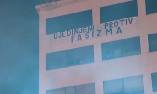 Poznato je tko je okačio transparent na vrhu zgrade dok je Thompson nastupao