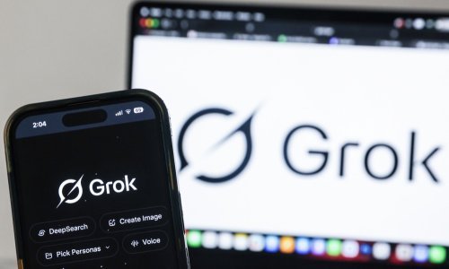 Grok i dalje bez pristanka i ograničenja svlači muškarce