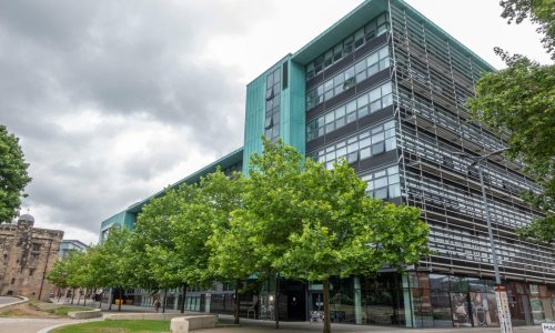 'Ozbiljan incident' na britanskom sveučilištu: Muškarac ubijen nožem, priveden 18-godišnjak