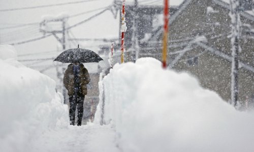 Deseci mrtvih nakon ekstremnog snijega u Japanu, a najgore tek slijedi