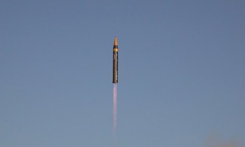 Iran rasporedio novi balistički projektil srednjeg dometa