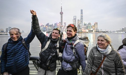 Epsko putovanje: Francuski avanturisti stigli do Šangaja nakon 518 dana pješačenja