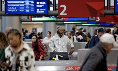 SAD planira pooštriti uvjete za ulazak turista: Provjeravat će ljudima društvene mreže