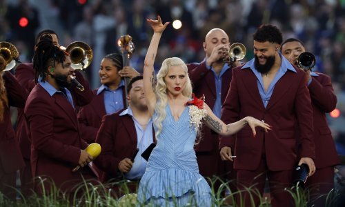 Lady Gaga ukrala show na Super Bowlu: Pogledajte haljinu o kojoj svi pričaju