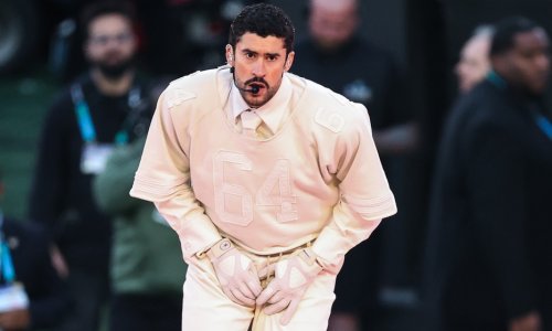 Rasprodat će se čim stignu na police: Bad Bunny na Super Bowlu predstavio nove Adidas tenisice