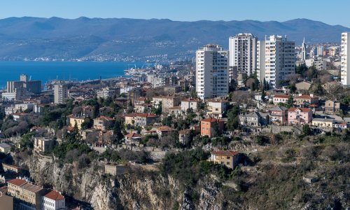 U Rijeci iscrtane nacističke zastave: 'Neprihvatljivo i suprotno demokratskom društvu'