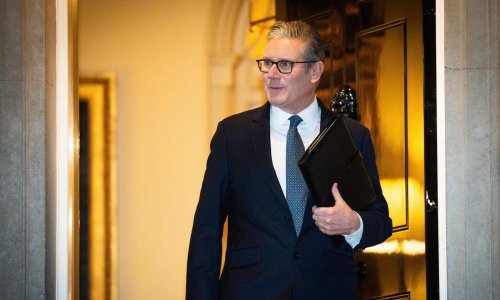 Starmer pod sve većim pritiskom da ode: 'On je poput plastične vrećice koja se njiše na vjetru'