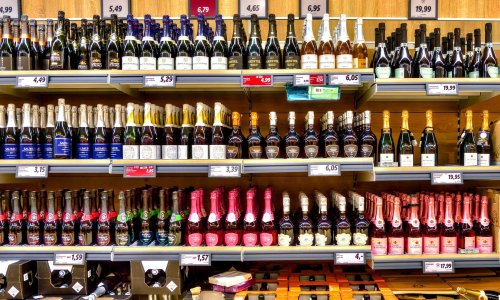 Šušnjar: Jedinice lokalne samouprave odlučivat će o prodaji alkohola noću