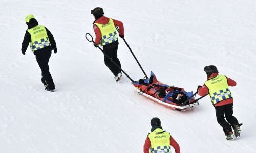 Nove dramatične scene; Kineskinju odvezli na nosilima