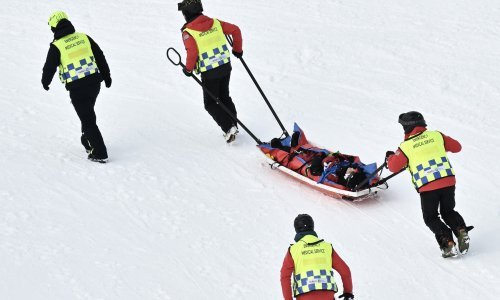 Muk na tribinama: Olimpijska viceprvakinja nakon teškog pada ostala nepomično ležati na stazi