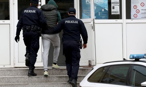 Uhićen napadač na maloljetnika u Rijeci: Policija intenzivno traga za još dvojicom