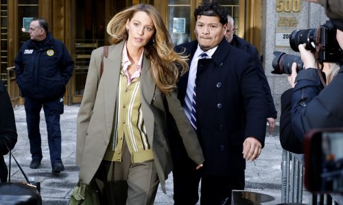 Svi pričaju o neugodnom detalju sa suđenja: Blake i Justin stigli modno usklađeni, a pogledajte im lica