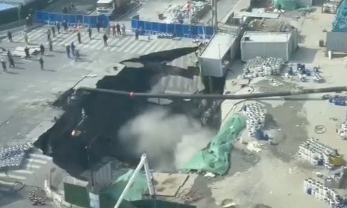 VIDEO Tlo se otvorilo i progutalo raskrižje u Šangaju: Rupa nastala zbog radova?