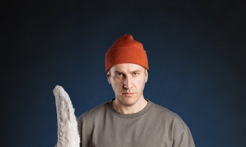 Nakon nastupa na Dori Kandžija s bendom stiže u Tvornicu kulture kako bi promovirao svoj novi album