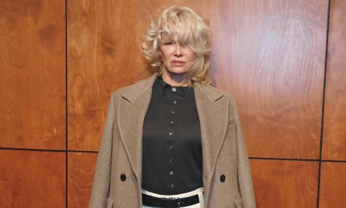 Nova frizura Pamele Anderson ukrala je pozornost i otkrila lice bez trunke šminke