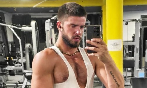 Hrvatice poludjele za frajerom u bijeloj majici iz backstagea Dore: Evo tko je on