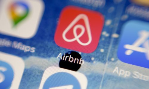 Airbnb s dvoznamenkastim skokom prihoda na kraju 2025.