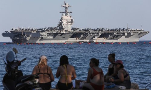 Trump prebacuje gigantski nosač aviona s Kariba u Perzijski zaljev. Čeka li Iran sudbina Venezuele?