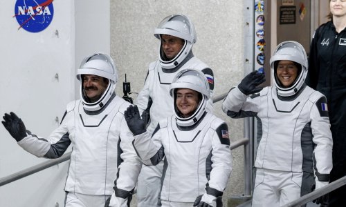 Na Međunarodnu svemirsku stanicu stigla nova ekipa, bolesni astronauti se vratili