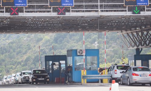 Policija na granici uhitila Ukrajinca, u autu skrio 500.000 eura