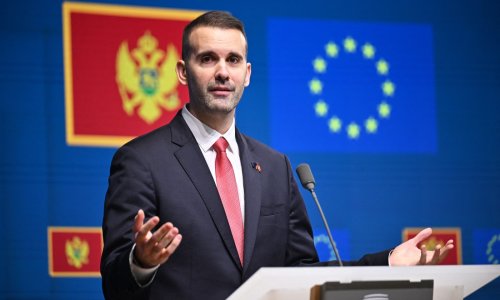 Kaos u Crnoj Gori: Ukrajinac se zabio BMW-om u pratnju premijera, ozlijeđena tri policajca