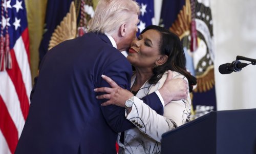 Trump niječe da je rasist, hvali se crncima u svojoj administraciji