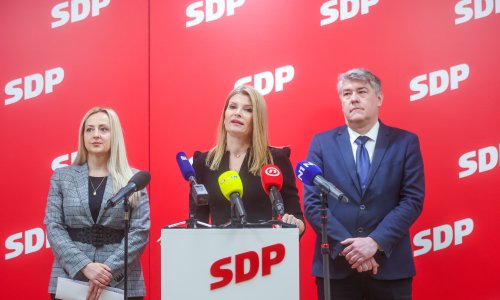 SDP: Sutra će se pokazati bratstvo i jedinstvo onih koji se vrijeđaju i nazivaju glupanima
