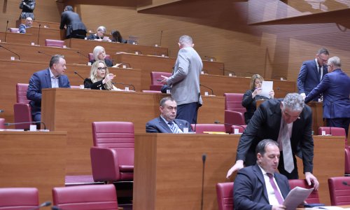 Oporba oštra o Povjerenstvu za odlučivanje o sukobu interesa: 'Sustavno lomljena krila'