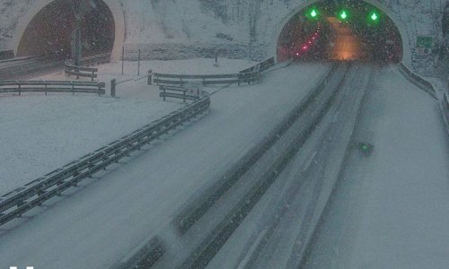 Zimski uvjeti stvaraju probleme u prometu, zbog vjetra zatvorene pojedine ceste