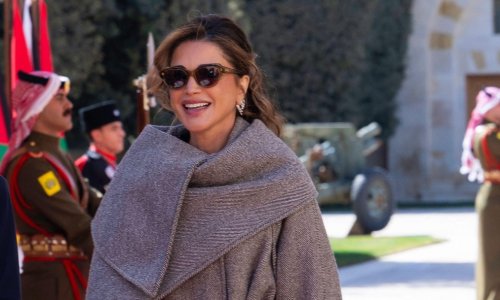 Kraljica Rania pokazala je najlakši način da kaput koji godinama imate u ormaru izgleda luksuzno