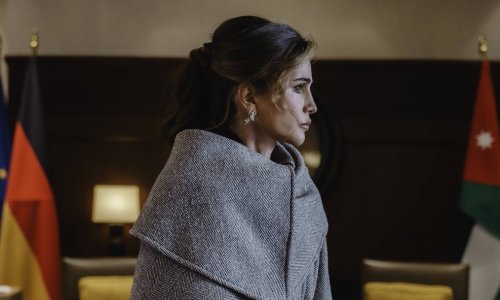 Uz malu pomoć Victorije Beckham: Kraljica Rania isfurala savršen diplomatski look