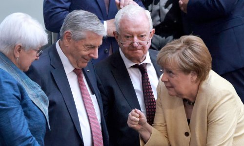 Merkel se vraća, u stranci gori: Njezin rival danas je pred odlučujućim testom