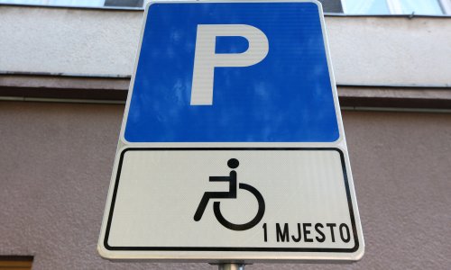 U nadzoru parkinga za osobe s invaliditetom u Splitu utvrđeno 67 prekršaja