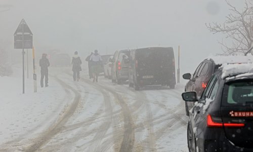 Snježne mećave poremetile promet u Austriji i južnoj Njemačkoj: Otkazano 300 letova