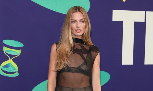 Prozirna haljina i satenske bokserice: Odvažno modno izdanje Margot Robbie u Sydneyju