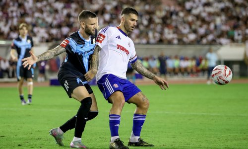 Uživo od 17:45; Hajduk i Rijeka igraju derbi kola, stigli su sastavi