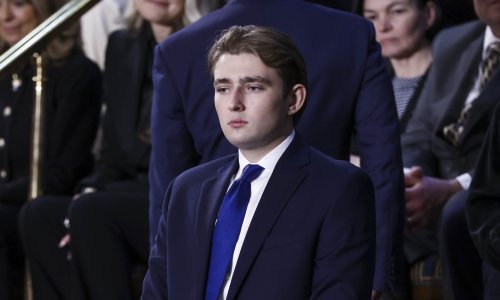 Visok, povučen i sve sličniji ocu: Neočekivani povratak Barrona Trumpa u prvi plan