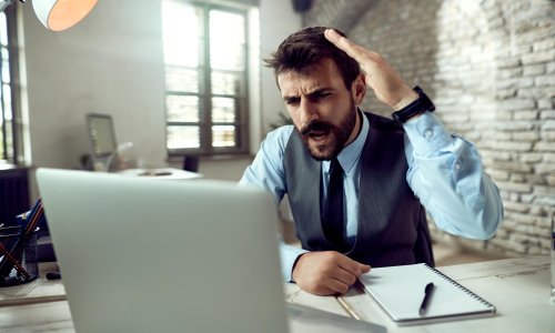 Ne podnosi kritiku i traži divljenje: Psihijatar otkriva znakove narcisa na poslu