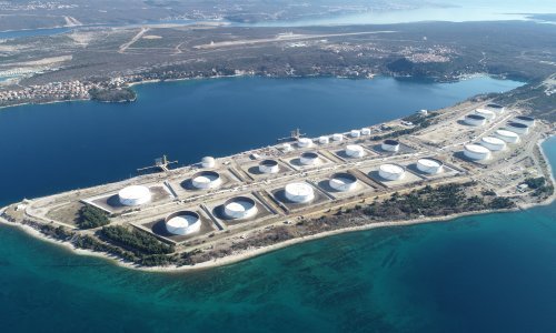 JANAF: 'Svih osam tankera za MOL Grupu prevozi isključivo nerusku naftu'