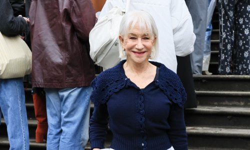 Helen Mirren u suknji kao stvorenoj za proljeće, a ove cipele su pun pogodak