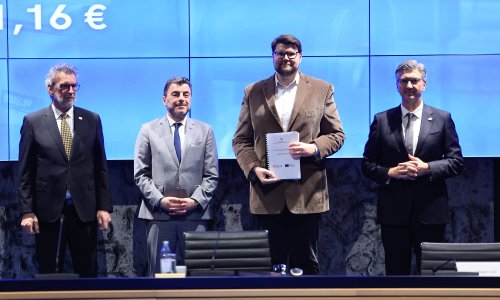 Dodijeljeni ugovori za opremanje škola: 'Želimo da do 2030. sve osnovne škole rade u jednoj smjeni'