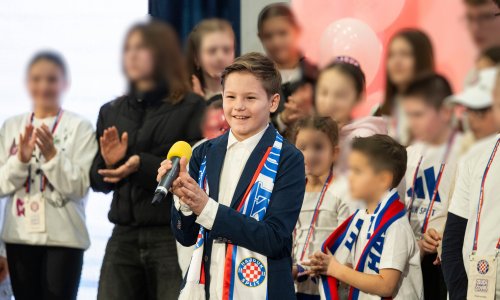 Dječak predivnog glasa: Marino Vrgoč zablistao na završnici kampanje 'Budi čovik'