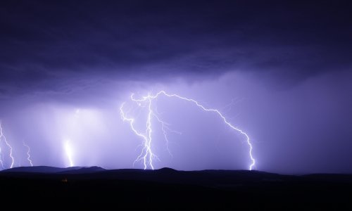 I danas pripazite na pljuskove s grmljavinom, evo stanja na Jadranu